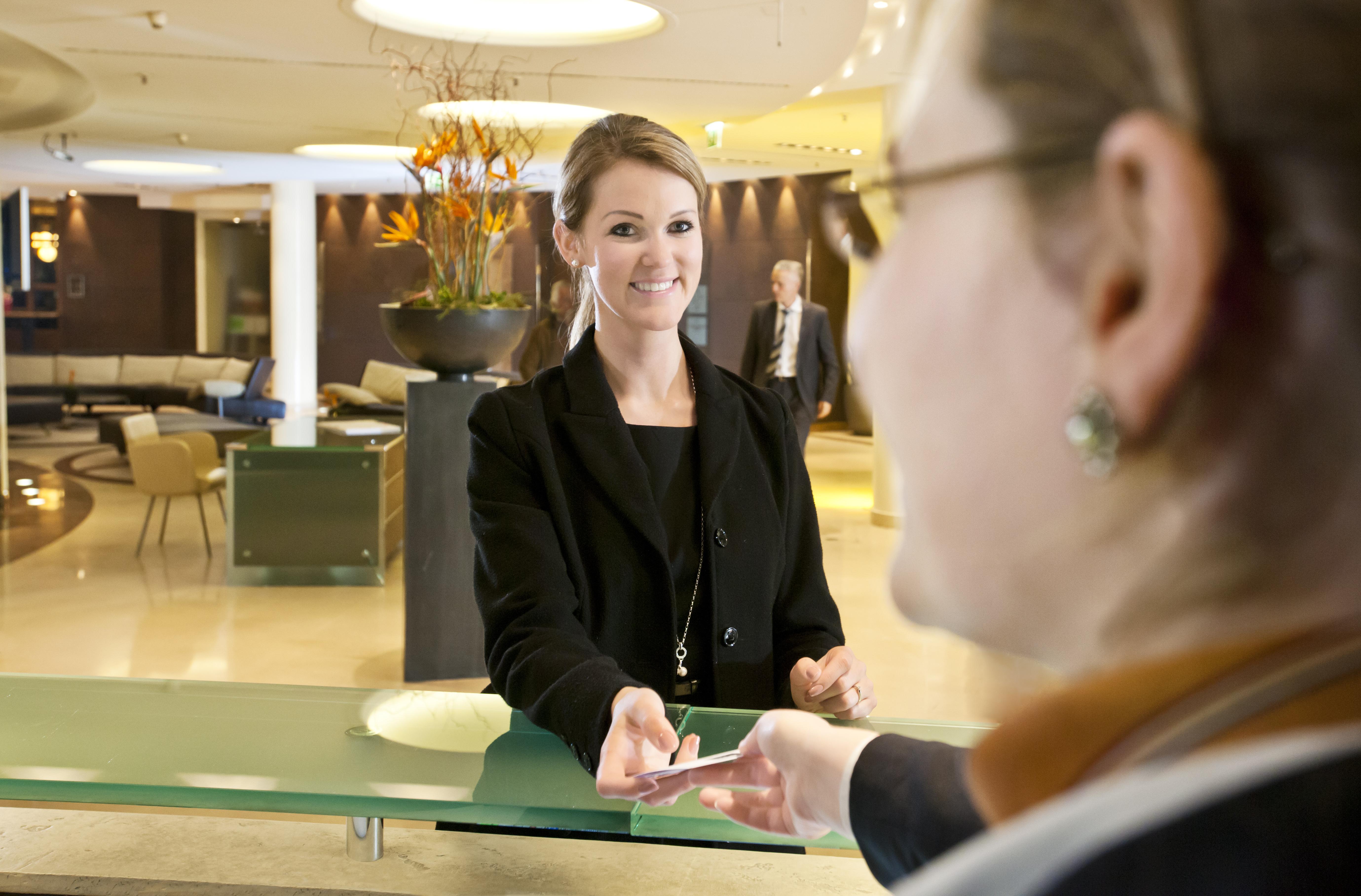 Dorint An Der Messe Koeln Hotel Exterior photo